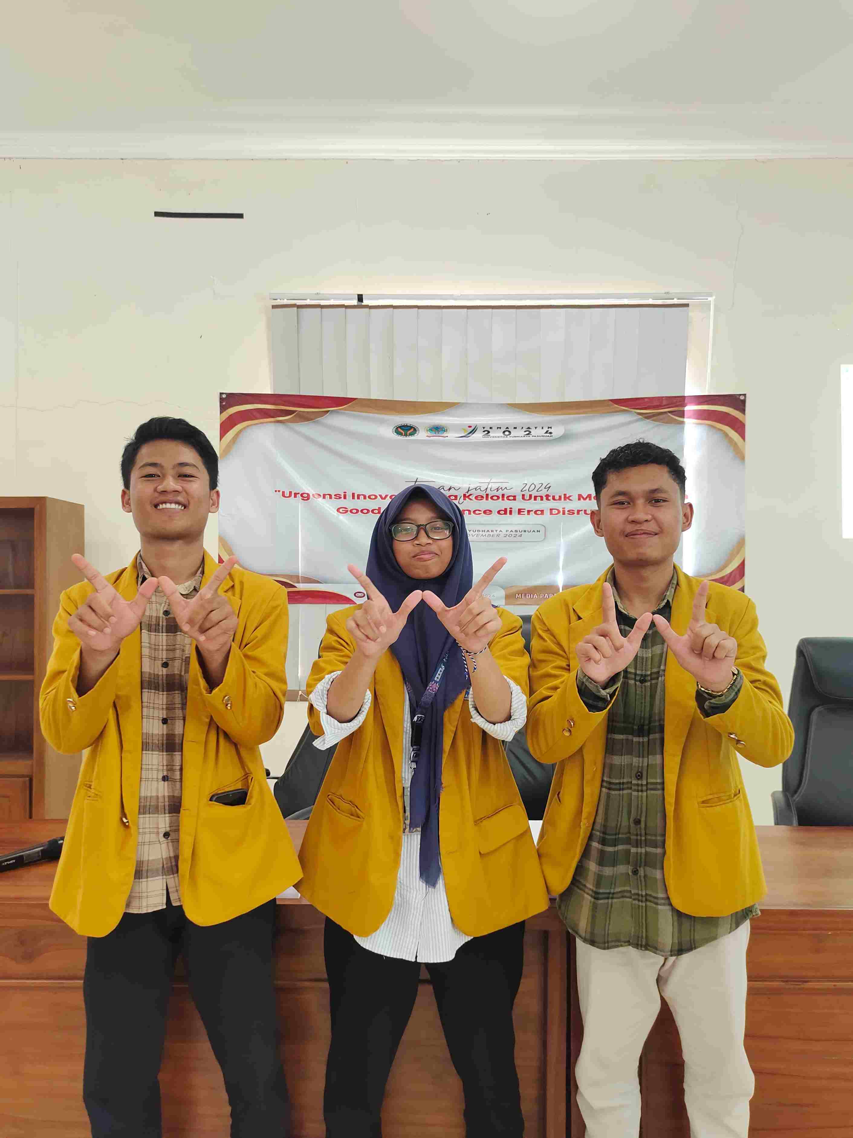 Delegasi Universitas Wiraraja Raih Best Paper dalam Kegiatan Temu Mahasiswa Administrasi Negara Jawa Timur 2024