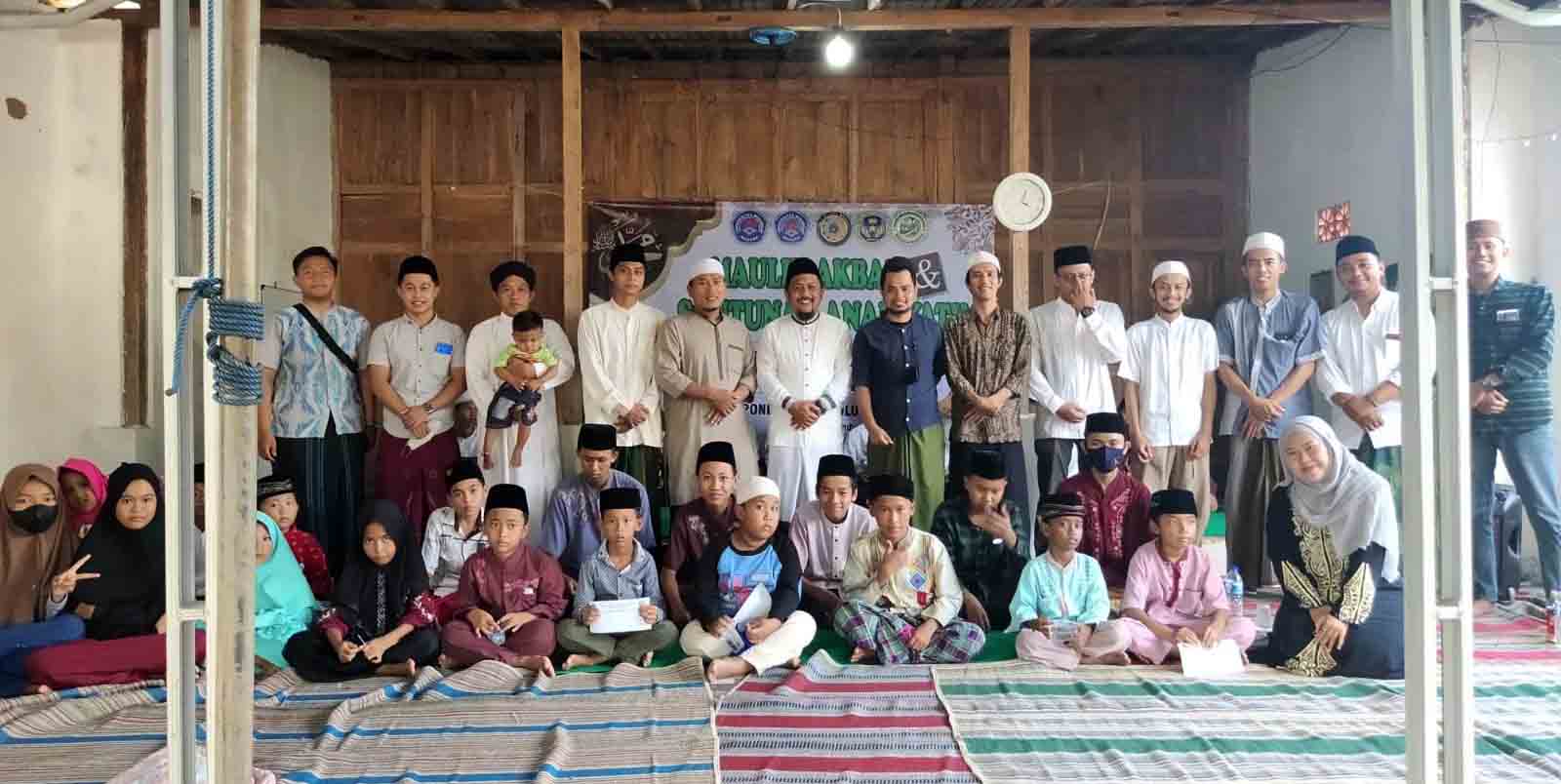 ormawa-feb-santuni-puluhan-anak-yatim_1636355489.jpg