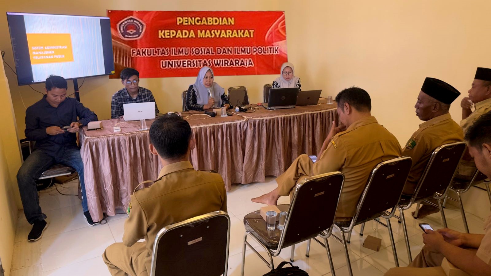 pelatihan-sistem-administrasi-manajemen-pelayanan-publik-di-desa-lenteng-timur-kecamatan-lenteng-kabupaten-sumenep_1702964381.jpeg