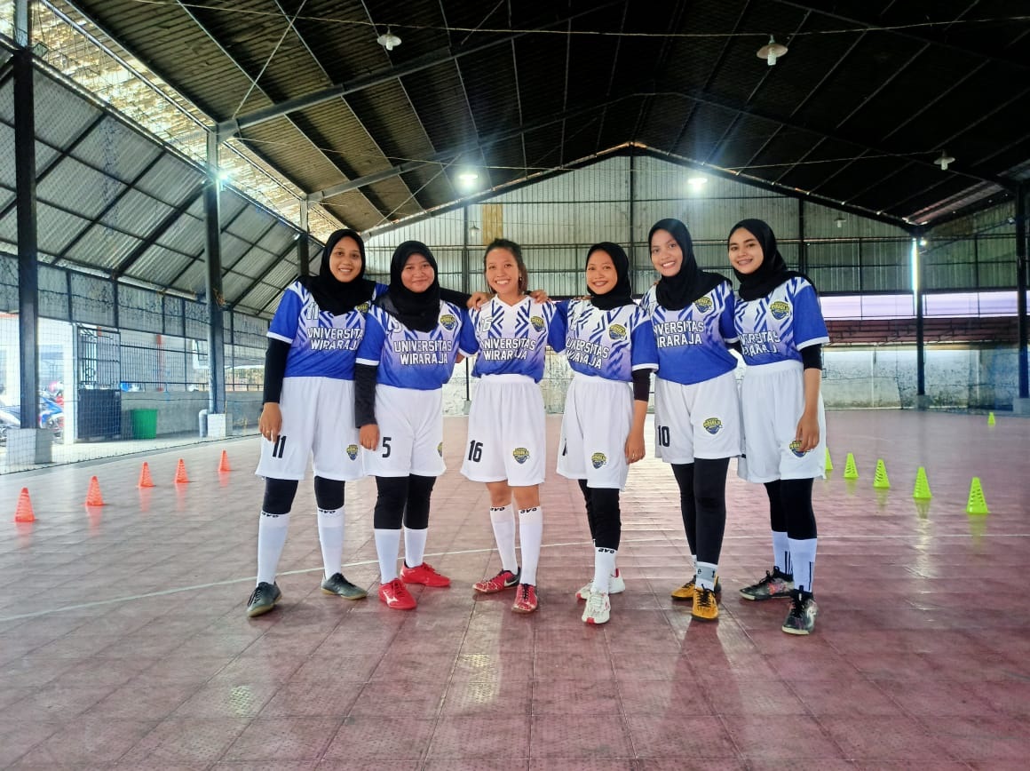 tim-futsal-putri-persembahkan-juara_1610530862.jpg