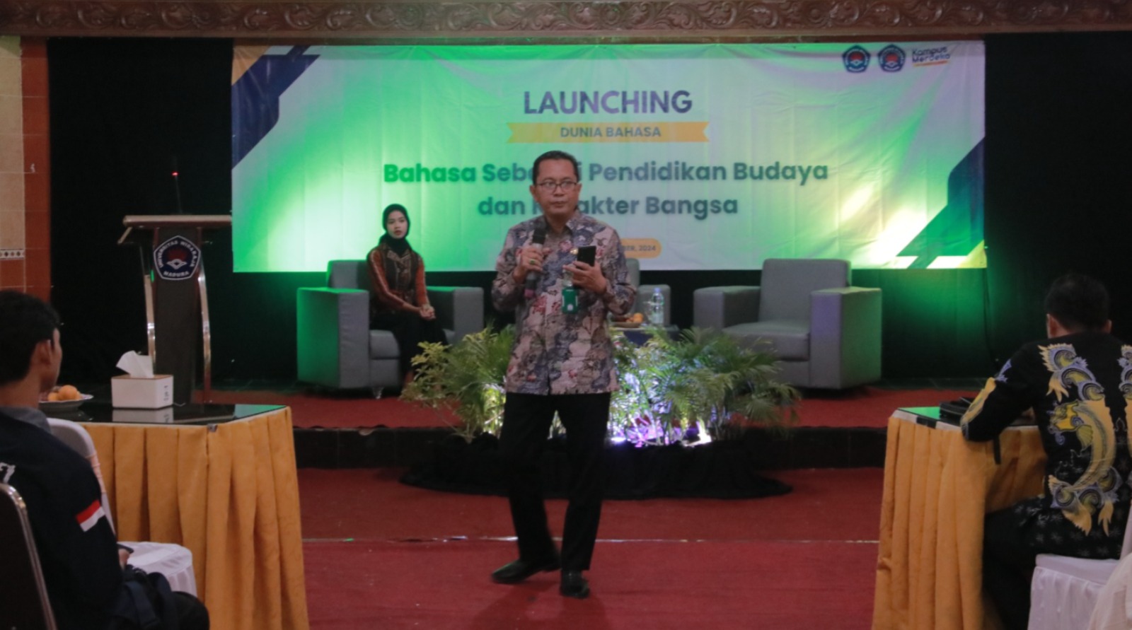 universitas-wiraraja-menggelar-acara-launching-dunia-bahasa-_1726123074.jpeg