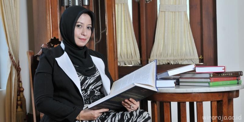 Alwiyah_13400_Rektor-UNIJA2014.jpg