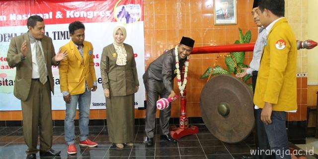 WABUP SUMENEP BUKA SIMPOSIUM NASIONAL & KONGRES BEM SEJATIM DI UNIVERSITAS WIRARAJA SUMENEP