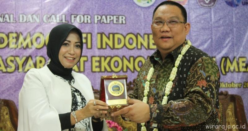 LANGKAH NYATA WIRARAJA SEBAGAI PUSAT STUDI ASEAN HADIRKAN KEMENLU DALAM SEMINAR NASIONAL