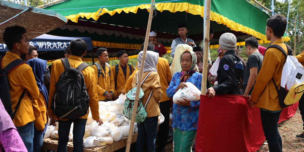 WUJUD NYATA MENGABDI PADA MASYARAKAT