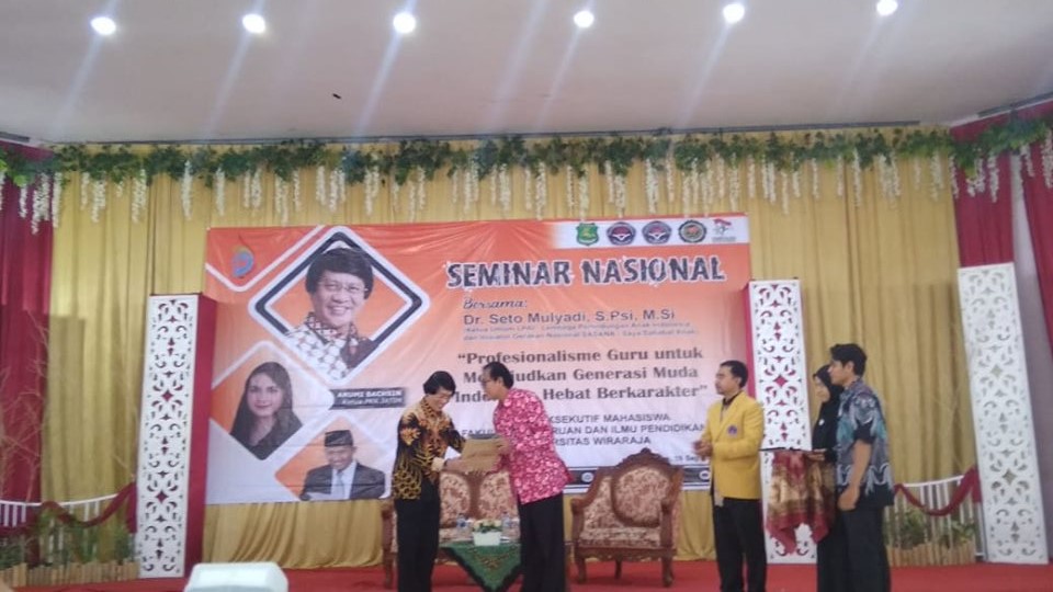 bem-fkip-sukses-gelar-seminar-nasional_1568617825.jpg